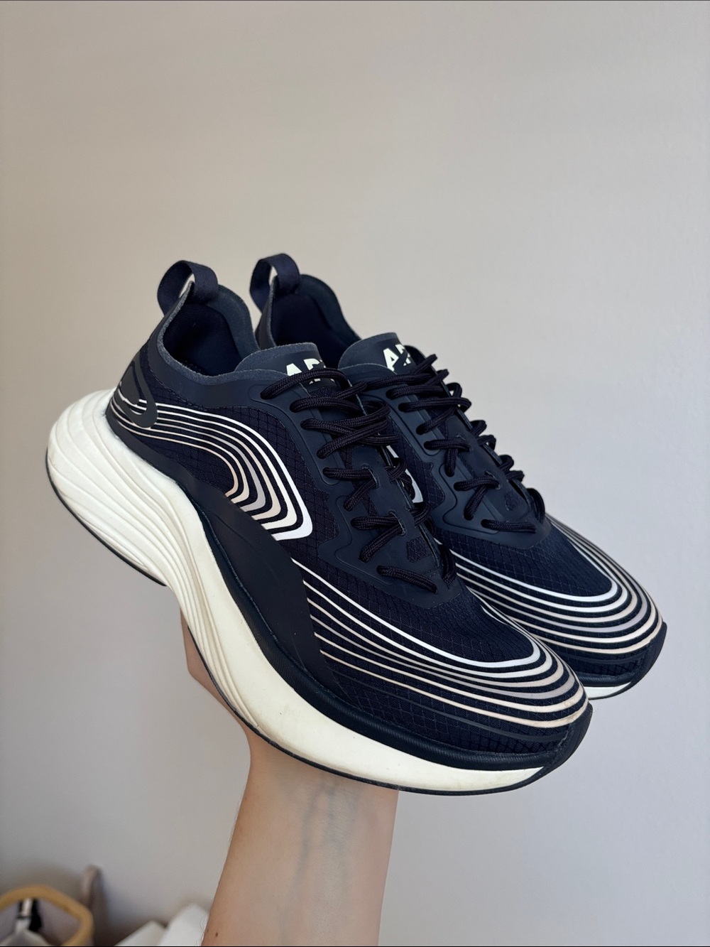 APL Streamline women’s running athletic sneakers size 6 shoes navy white in EUC